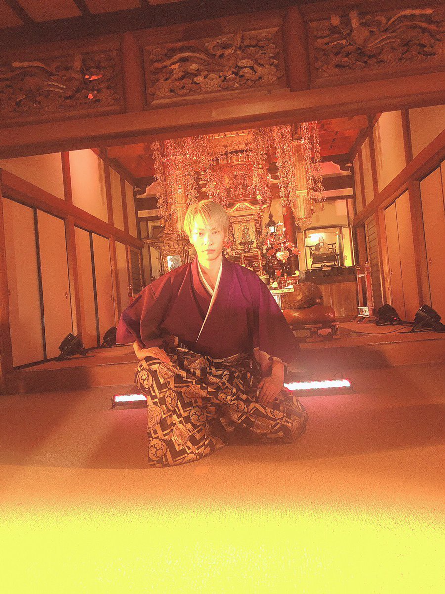 kasumishinya's tweet photo. 先日

オレンジ色のアンバー（舞台照明色#31）を使用した、全国一斉ライトアップイベント#japan31project に参加させて頂き、ステキな照明の中お寺の中で舞を、貴重な経験とともに、
コロナで世界が大変中、勇気と笑顔を少しでもなにかお役に立てますように。

#照明
#多聞院
#GOLDENSTEPS https://t.co/W7gjGmjCNB