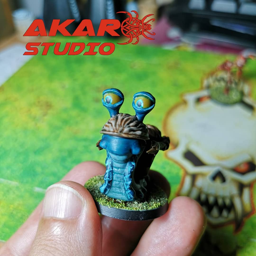 AkaroDice's tweet photo. Dan Titán, oldschool coach, referee of the naf world cup 2019 and great friend has painted this snail / centaur from our next team Insect Bowl
#snail #centaur #insectbowl #bloodbowl #miniatures #AkaroStudio #akarodice
https://t.co/qnsYFbQ7nn https://t.co/CpYgvNO57R