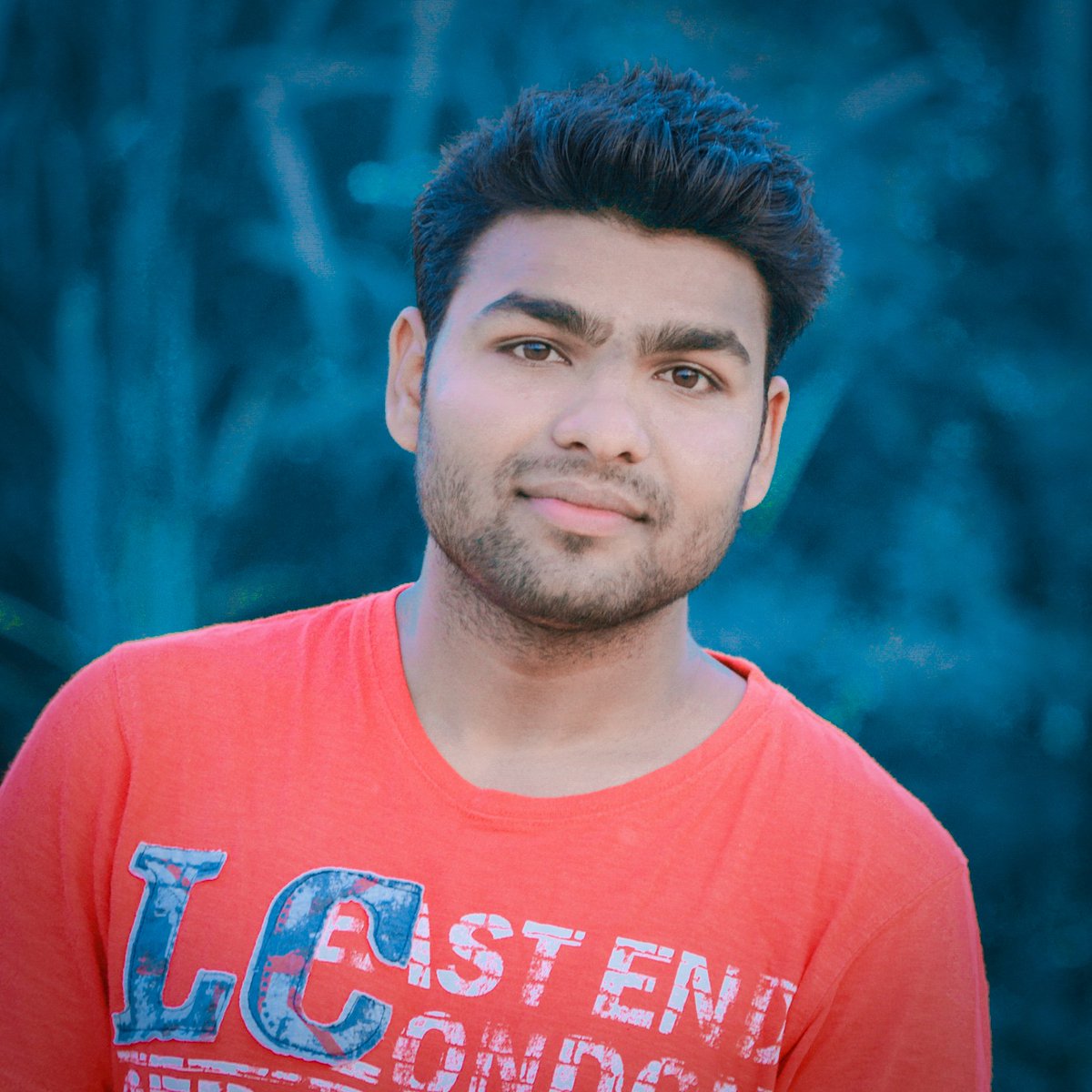 mannunagwa's tweet photo. #NewProfilePic https://t.co/pgIodmTu9V