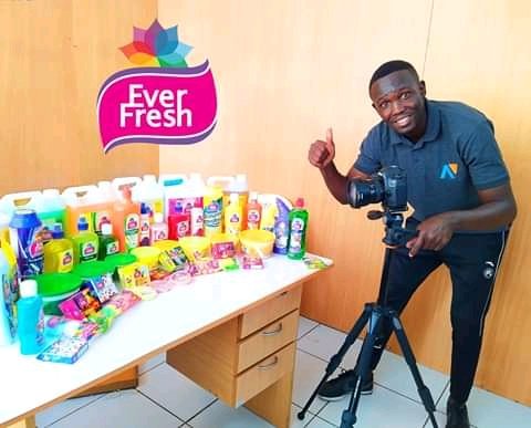 AtlantisVentur3's tweet photo. @AtlantisVentur3

  #Phographer Brian Waindi during a product #Phography session at #Everfresh.

For Video,  Photography or Social media mngmt services 
Call/Text: 0732458011

https://t.co/S6Td8KdS5b https://t.co/AG4wgZM0iG