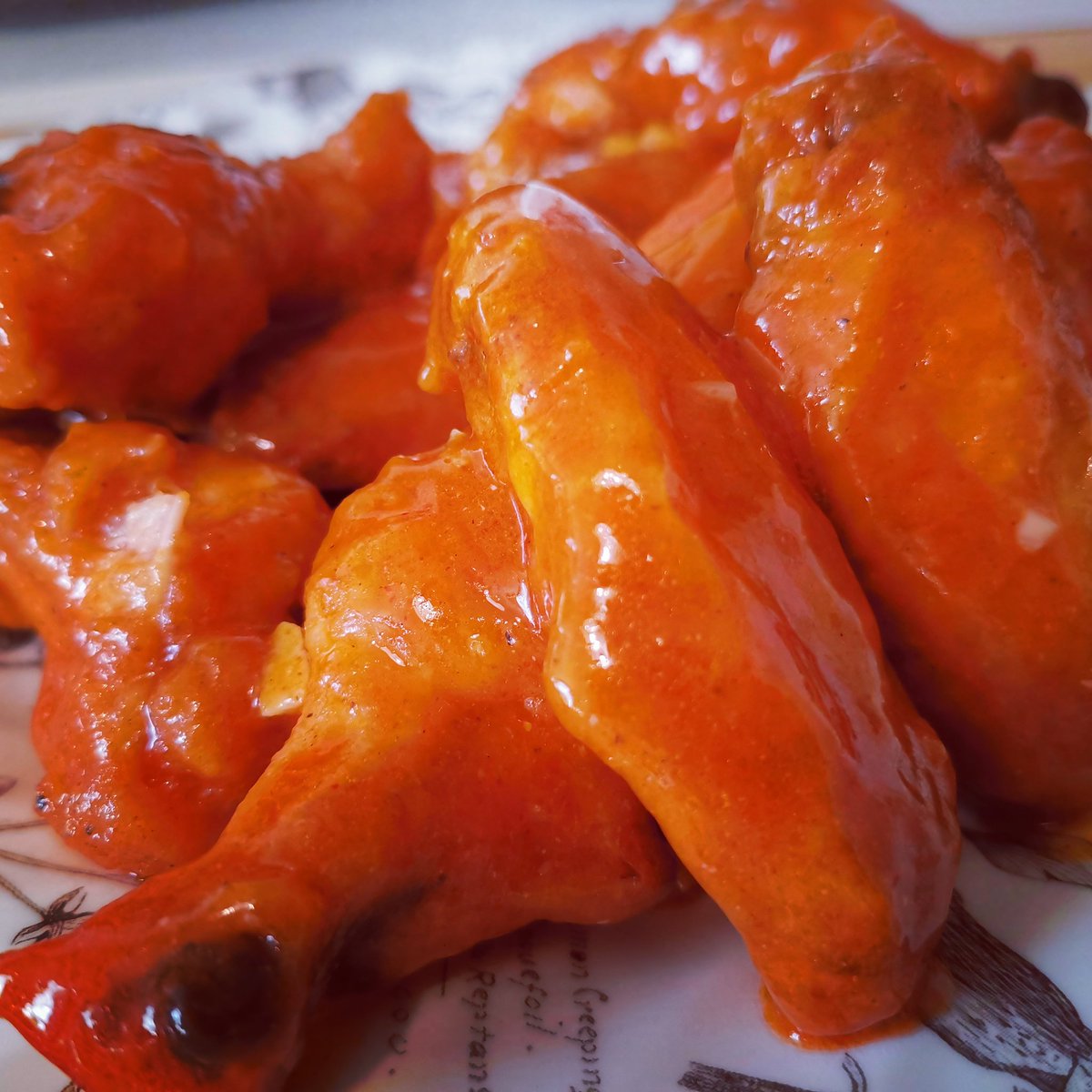 LocalRudeBoy's tweet photo. The real finger licking buffalo wings

#chickenwings🍗 #buffalowing #fingerlickinggood #fingerlicking #cookingwithlocal #cookingforgamers #summerfoods #summercooking #localschickenwings #localskitchen https://t.co/Jp4jJGwboL
