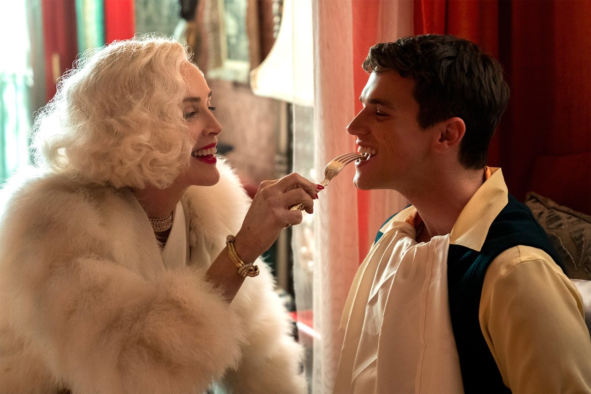 Click on Twitter: "A Netflix divulgou as primeiras imagens oficiais de “Ratched”, nova série de Ryan Murphy! Estrelada por Sarah Paulson, veremos no elenco também Finn Wittrock, Judy Davis, Charlie Carver e