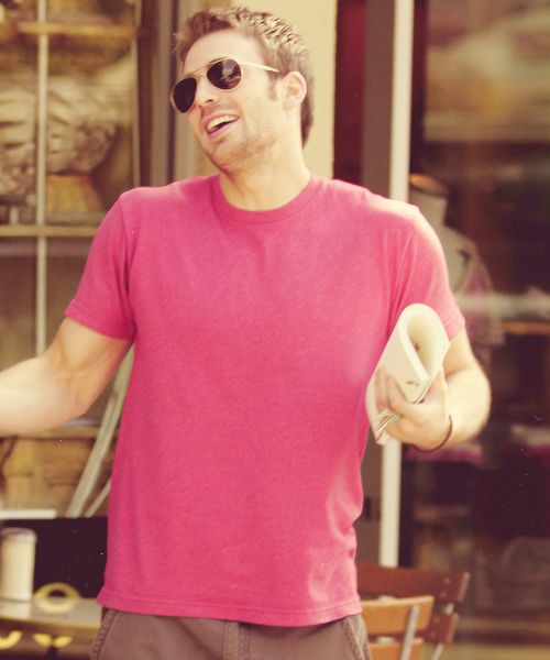 Chris Evans as Harry Styles' outfits: a thread 