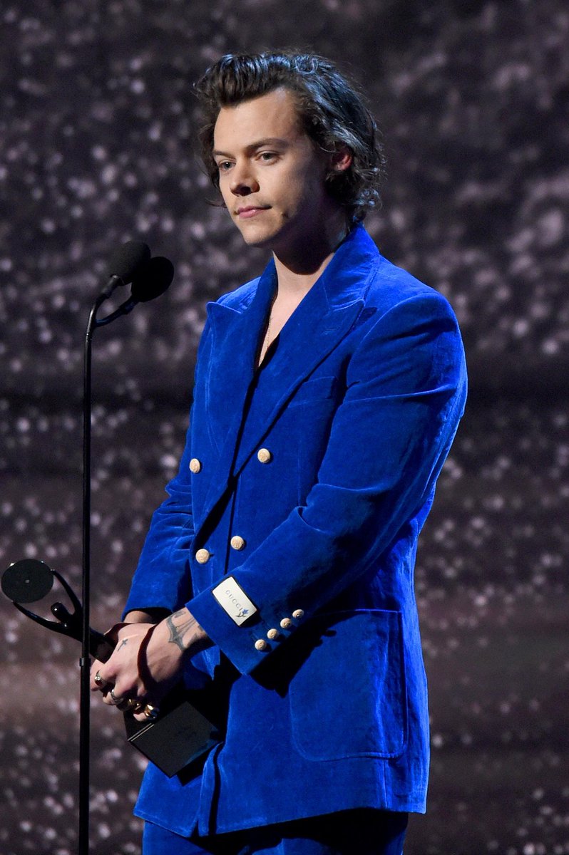 Chris Evans as Harry Styles' outfits: a thread 