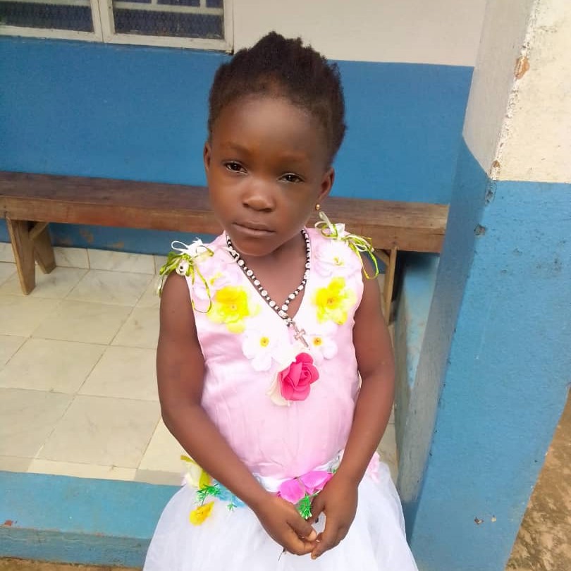 HealeyIRF's tweet photo. #thennow Rachel was the first baby born at the newly constructed Sullivan Clinic in Sierra Leone in July 2015. #Ebola was still claiming lives so her arrival brought great joy & hope. Now five we wish her a #happybirthday
#SierraLeone #healeyirf #ittakesavillage #joyhope #caritas https://t.co/DhilcS7kKC