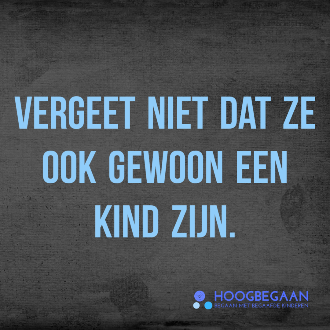 *** Kleine volwassenen ***

Ze praten soms als volwassenen, denken als pubers ...
En soms vergeten ouders van de kleine cognitieve kinderen dat ze ook nog 'gewoon' kind zijn.
"Oh ja, ze is nog maar vijf!" zei ik toen tegen mezelf.

De vele leeftijden in het kleine lijf (asynchron