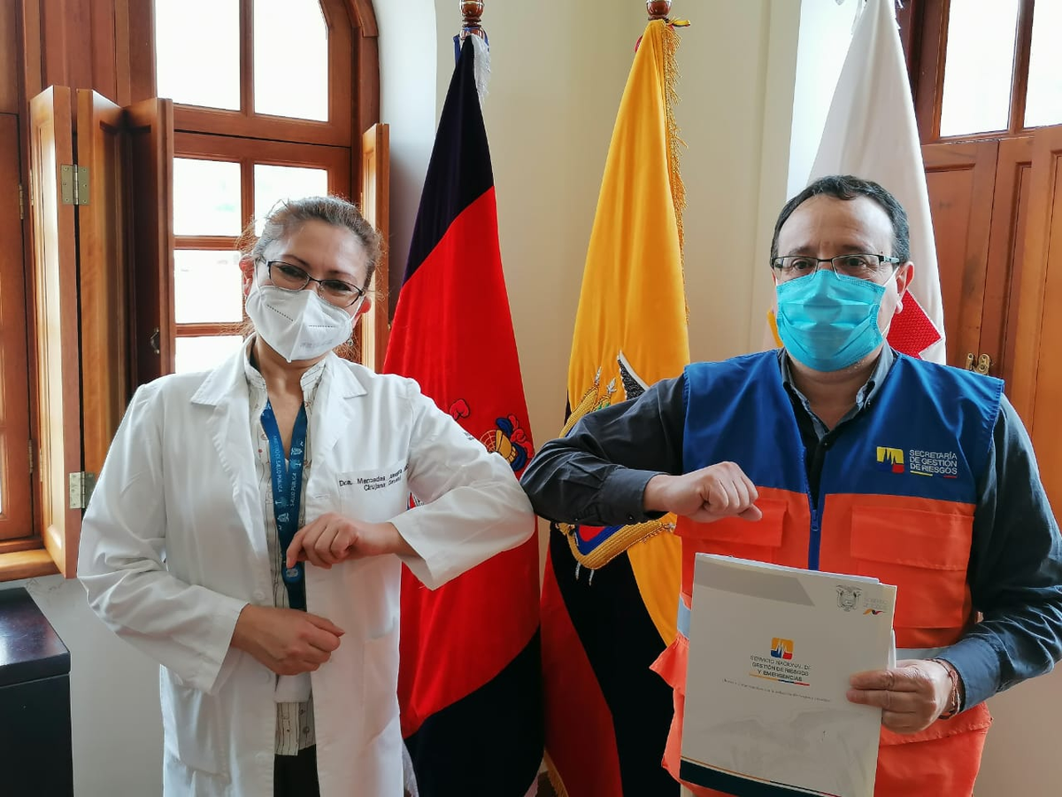 Riesgos_Ec's tweet photo. #Quito | Entregamos carpas y biombos al Hospital @heugenioespejo para la atención ciudadana en la Emergencia Sanitaria por #COVID19 en la capital del país. | #AEcuadorLoSacamosTodos #Pichincha https://t.co/pbCeD5fkPZ