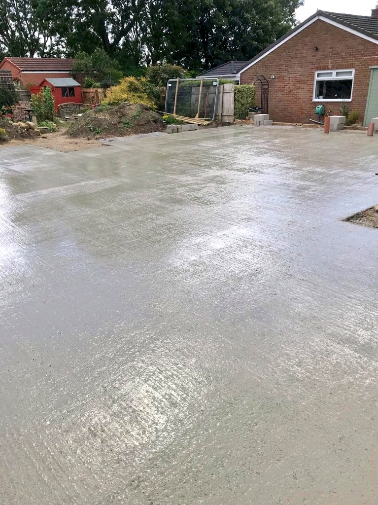 Today <a href="/CEMEX_UK/">CEMEX UK</a> we produced the readymix for this self build in Darlington. A great team effort by all involved to ensure the customer was delighted with service and product. 30m3 of C30 pump mix all in and finished by floor layers before 11:30am.
#cemex <a href="/CEMEX/">Cemex Global</a> #readymix