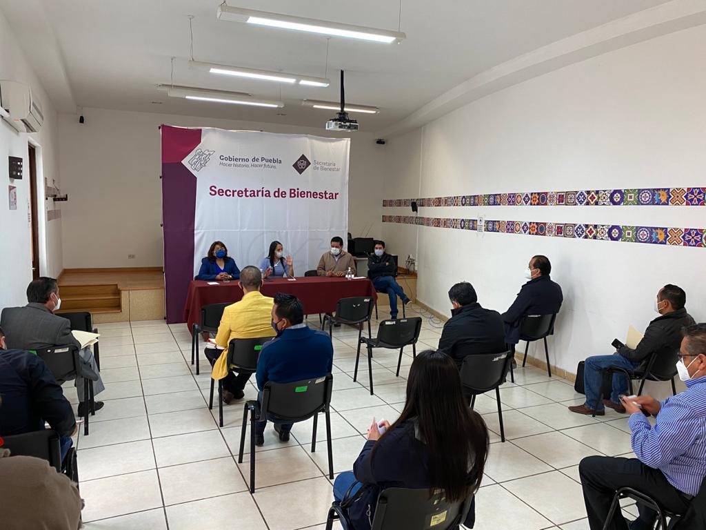 Comprometidos con un trabajo responsable, sostuvimos reunión de trabajo con la Sria. <a href="/LizSanchezSM/">Liz Sánchez</a>, para firmar el convenio de colaboración del programa #CalidezSustentable con la finalidad de unir esfuerzos y disminuir las carencias sociales.