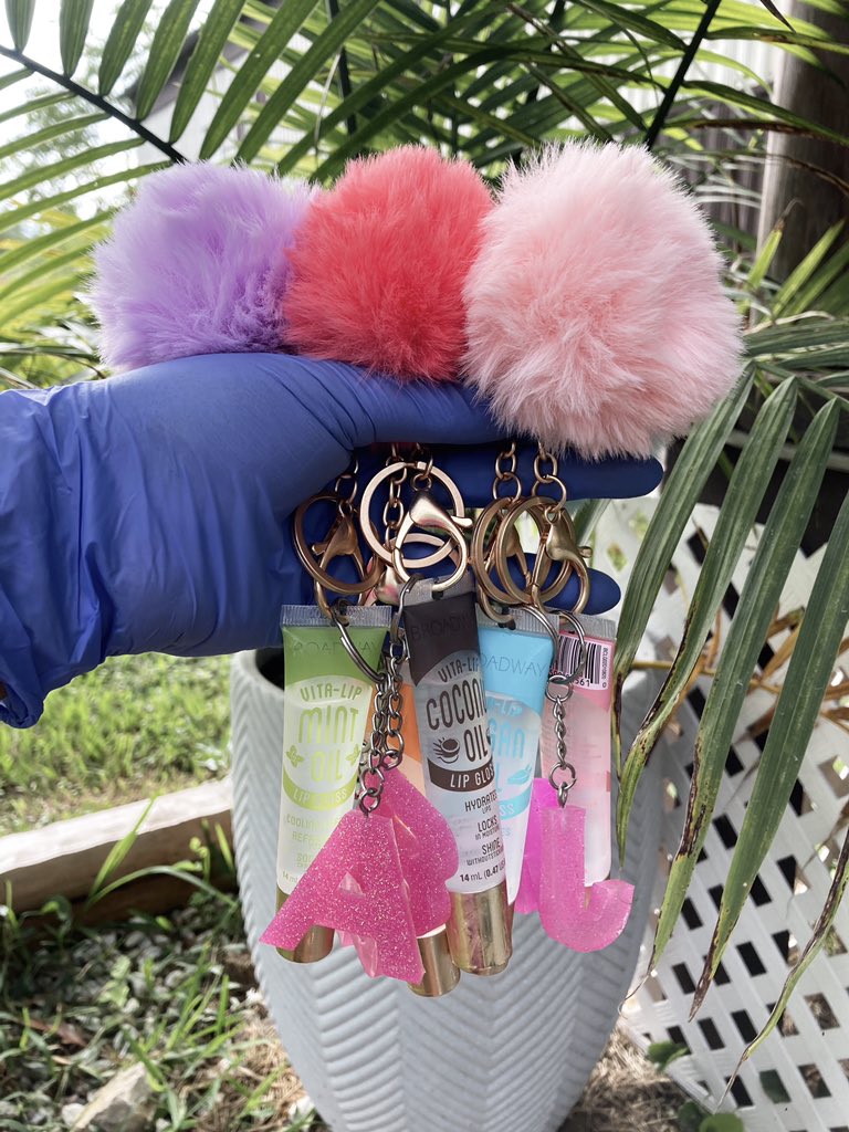 simplelashhouse's tweet photo. twitter do ya thang! im a small business owner selling lashes, lip gloss, gloss chains, bonnets and etc. I've sold to people all over Texas, North Carolina, Louisiana, Virginia, and California! check me out! It would mean a lot. 🤍
#smalllashbusiness #BlackOwnedBusiness https://t.co/E4CrvG91et