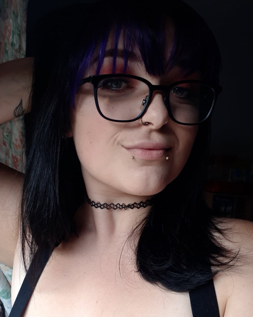 MissDanvers69's tweet photo. Thinking of coming back soon, what do you guys think 💜🔮 https://t.co/oo2nzn7rgQ
