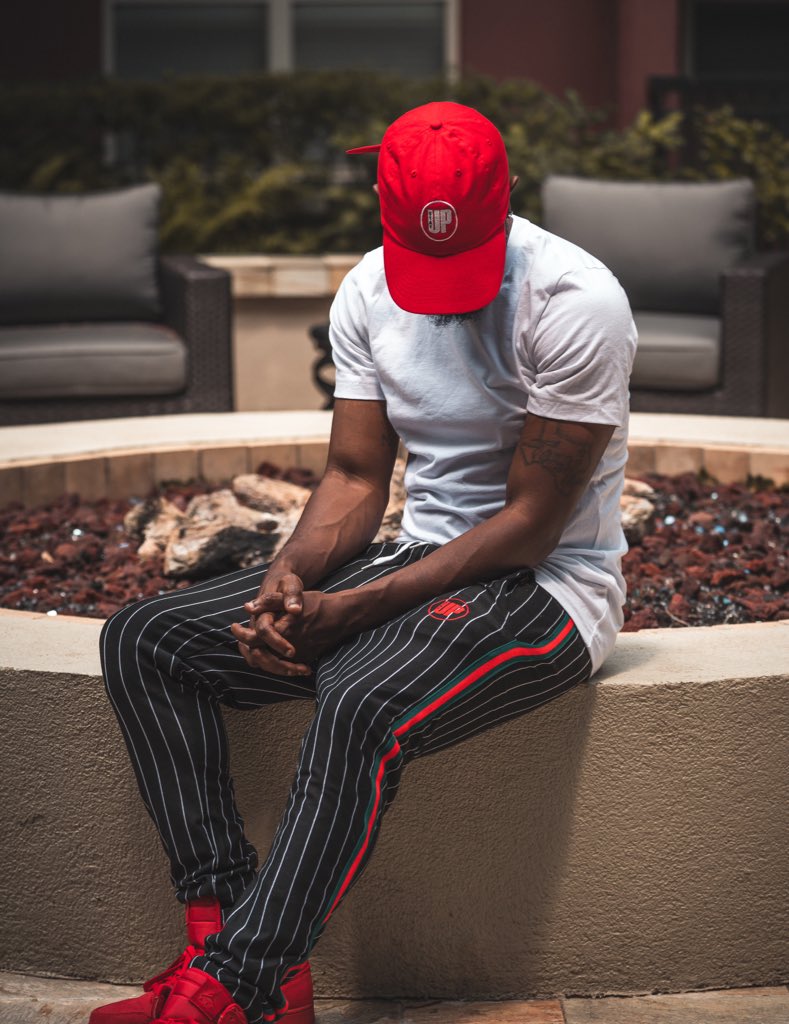 StayUpLife's tweet image. They can’t stop you, trust me.
•
•
NEW STAY UP MENS JOGGERS ❗️
•
•
AVAILABLE IN BLACK, RED &amp;amp; GREEN
⚫️🔴🟢
•
•
SIZES S-XL ❗️
•
•
LINK IN BIO TO SHOP❗️

SHOT BY @bustaandersonphoto 📷 

#StayUp #StayUpMedia #StayUpLife #TheBrand #TheLifestyle #TheMindset #BlackLivesMatter