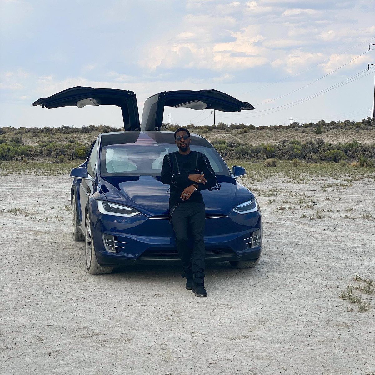 officialdeezell's tweet photo. 6hrs shoot in desert 🌵😅 https://t.co/rQ4FZ8QAXb