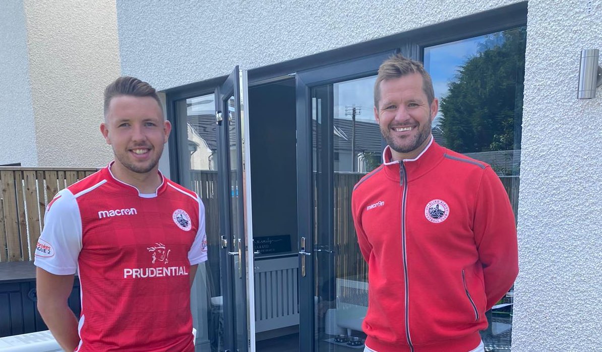 ✅✍️ Done deal! We are delighted to announce the signing of midfielder Scott Roberts, who was previously with <a href="/albionrovers/">Albion Rovers FC</a>