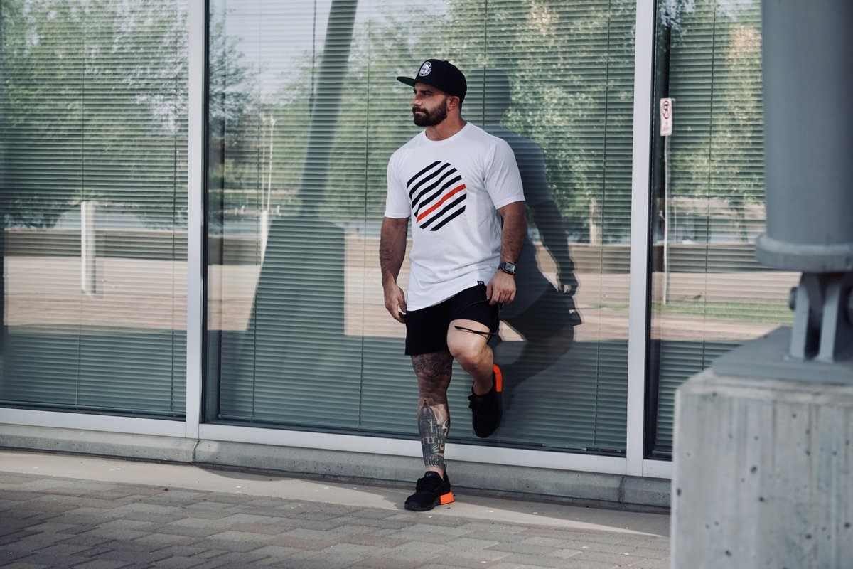 Modus_Apparel's tweet photo. ICONIC// Both shirt &amp; model // Cool collab with Corey Masanotti IG:@masanottic14 // https://t.co/rpS414xjKM https://t.co/J4KhswX2fI