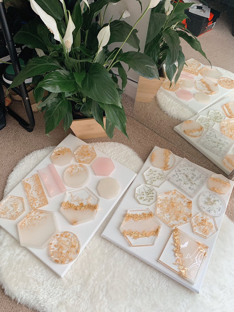 it takes $0 to retweet an artist ✨♥️