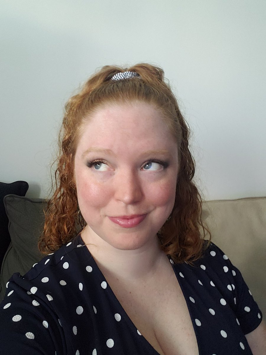 msfrizzle1389's tweet photo. When you take selfies to hype yourself up. #selfie, #selflove, #selfesteem, #isitworkingyet? https://t.co/aCvtEiezJ9