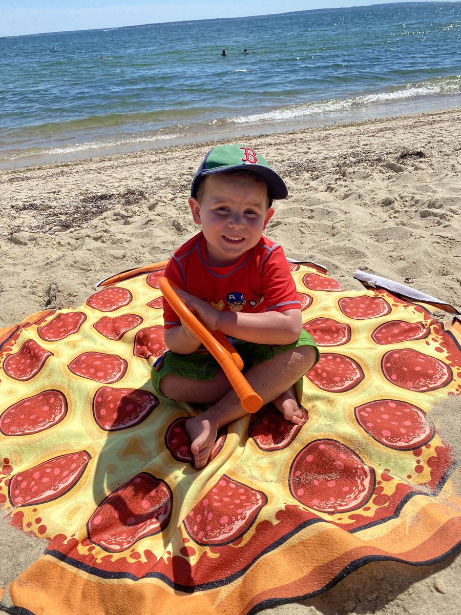 CelticPride34's tweet photo. Raise em right @stoolpresidente #teampizza #onebite https://t.co/QUDVLoJ7Ou