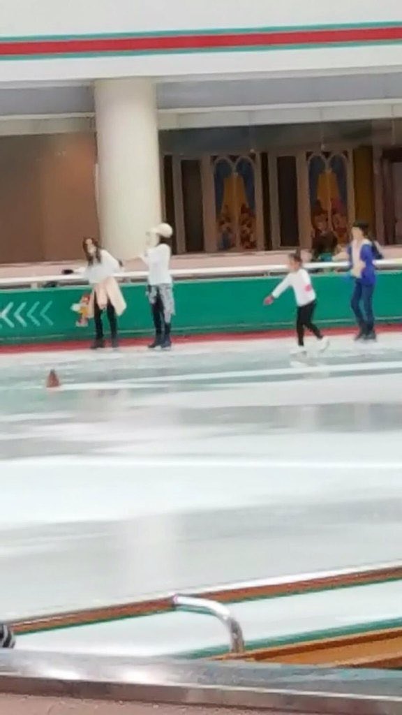 Seulgi took Irene out for skating during the first friday after she stepped down as the mc in musicbank