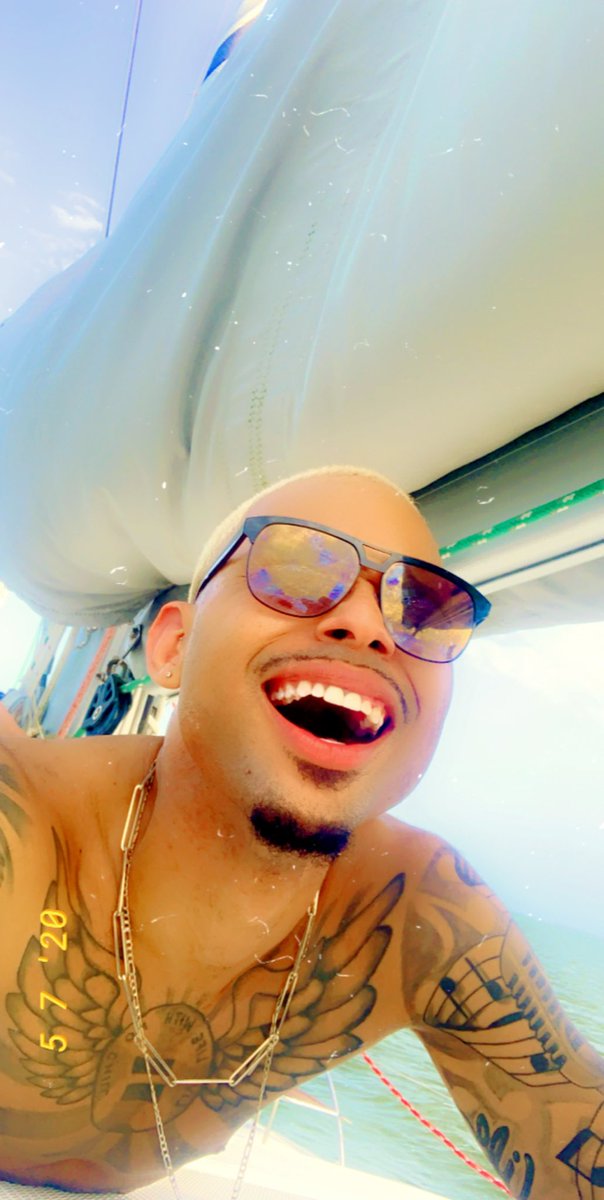 iamkingGA's tweet photo. Me too but Iβm #sadandsingle so who got a friend ? https://t.co/E4Dc8eAwwe