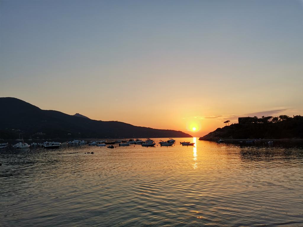 massimomei1's tweet photo. Infinita #elba con favoloso #tramonto a #procchio #laguardiola https://t.co/jdrZTyt6Ya