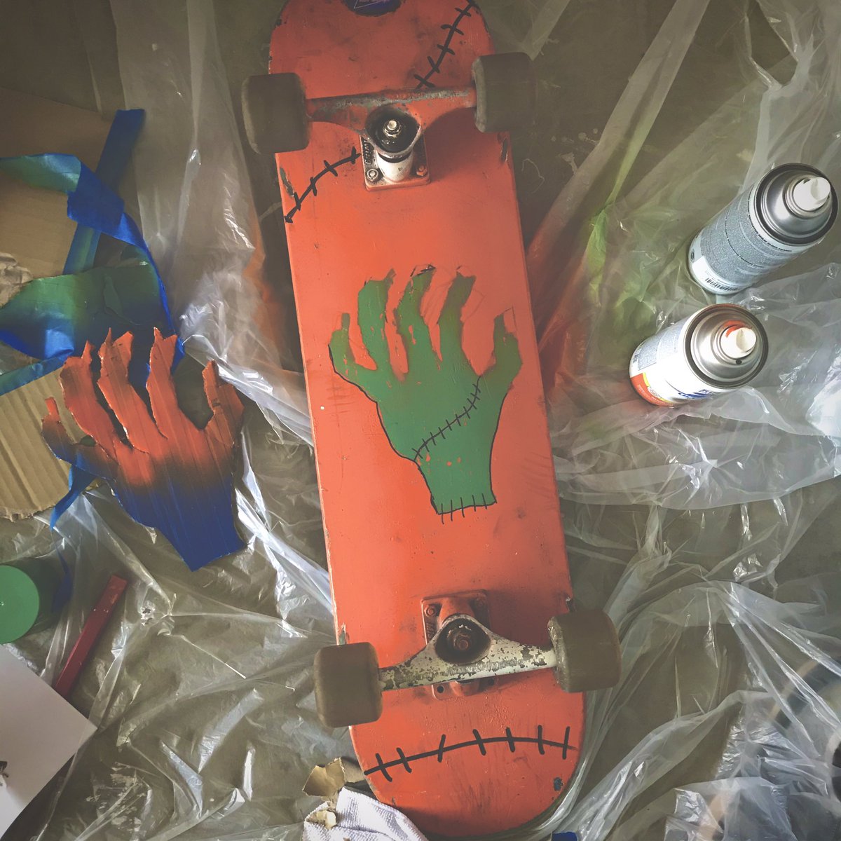 LoriTheMonster's tweet photo. Trying my HAND at spray-painting my skateboard. I think i'll ask @HardlyCasey for help next time 😅 #trash #skate #zombie #Frankenstein #monster #heyitriedanditsnotevendonesogimmeabreakokay https://t.co/1WJrBgbe2O