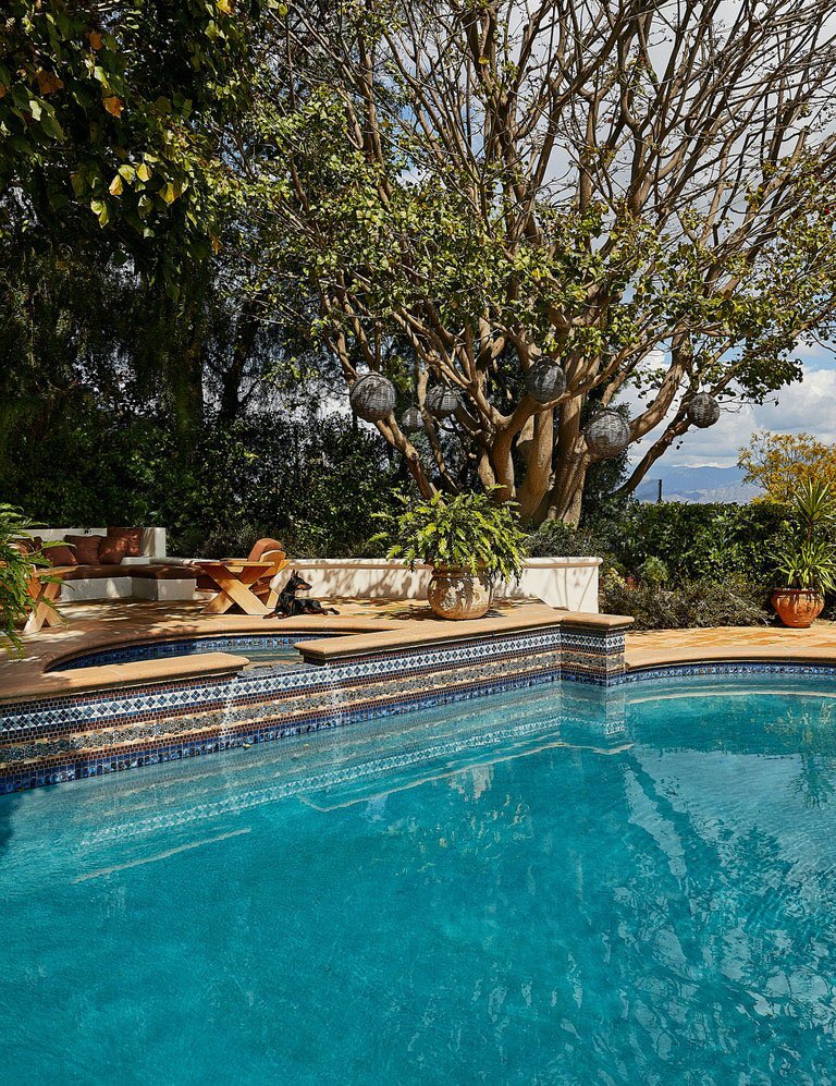 That’s it. No pics of Kylie’s outside areas so I’ll leave you with a pic of Kendall’s pool which looks like freedom and a covid-free world