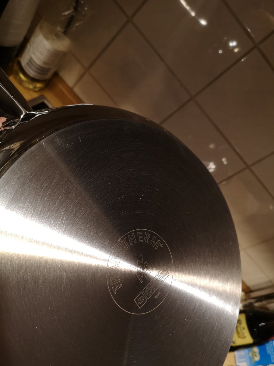 And some more kitchen stuff.

Two new stainless steel pans from #WMF. Just some cheap ones not made in Germany... But sometimes helpful to have another pan that can be used with acidic veggies or to deglaze with wine. Also possible to put them in the oven. #kitchenstuff