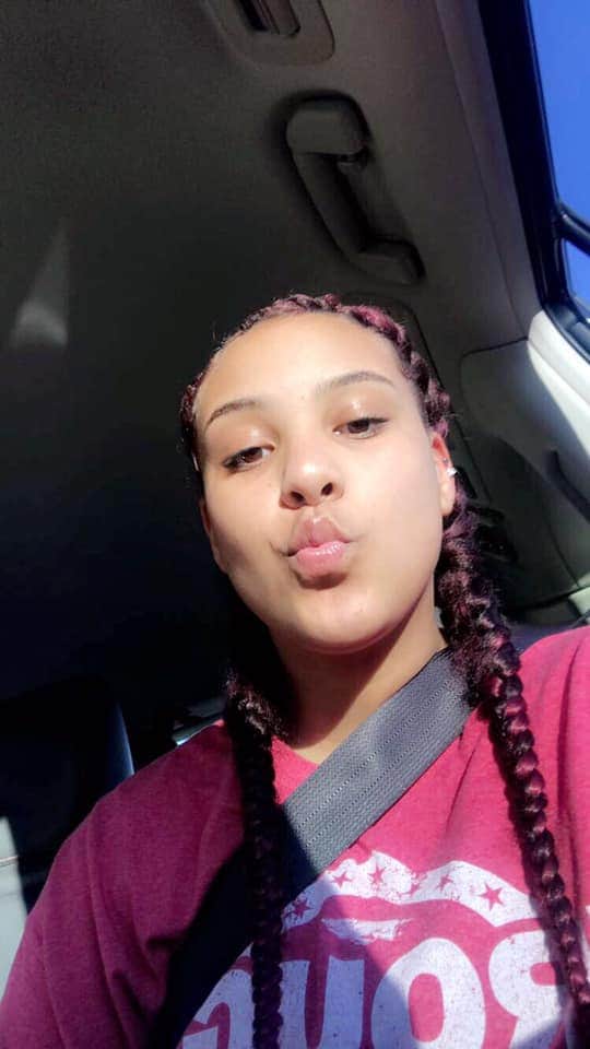 4029Darby's tweet photo. MISSING (RUN AWAY) FROM ROGERS SINCE SUNDAY (July 26, at 11pm):
SIERRA WALKER  AGE:16
Height: 5'9. 150lbs
Hair: Red
Nose Piercing and Belly Button
Wearing: grey sweater, black shorts, white tennis shoes

Might be in Fayetteville, Springdale, or Bentonville
#NWark 
#MissingPerson https://t.co/LGsuwgX3wd