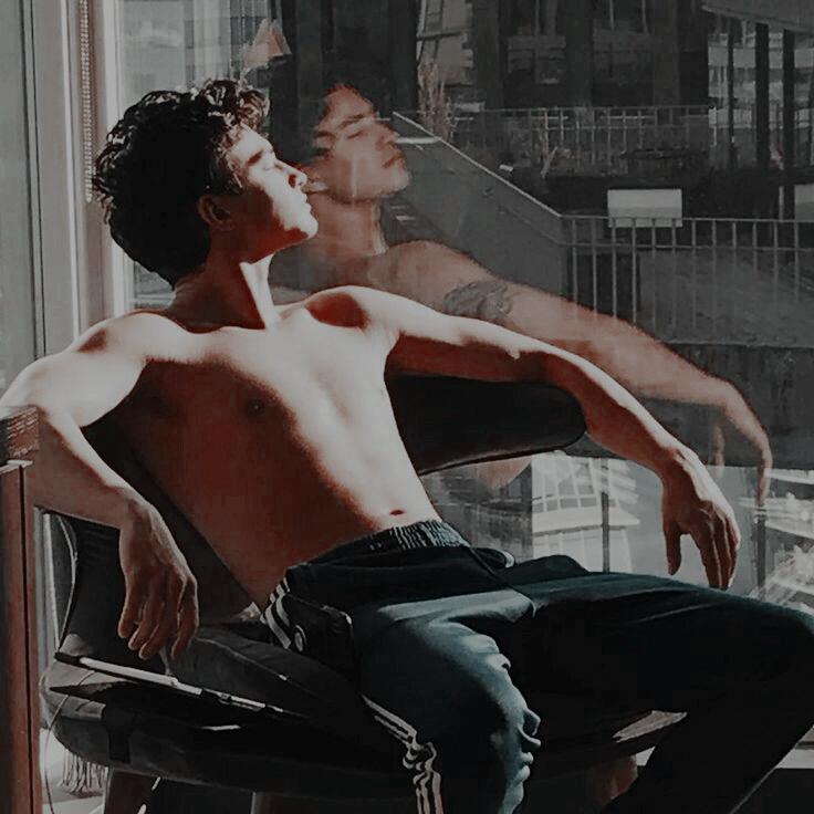 demonescelto's tweet photo. ❛📸 › чour cαmerα roll ıf dαmıen grıncourt ɯαs чour boyfrıend. https://t.co/MOHOWhJBy9
