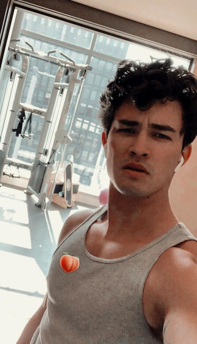 demonescelto's tweet photo. ❛📸 › чour cαmerα roll ıf dαmıen grıncourt ɯαs чour boyfrıend. https://t.co/MOHOWhJBy9