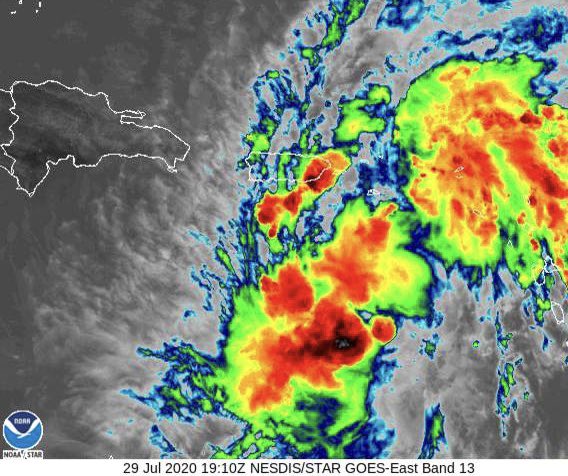 GloriaCeballos7's tweet photo. Imagen de satélite infrarroja en la cual se puede observar el amplio campo nuboso de este Disturbio Tropical, el cual no termina de definir “una circulación cerrada alrededor de un centro de baja presión..” para ser catalogado como Tormenta Tropical: https://t.co/FRiyIJfv3u