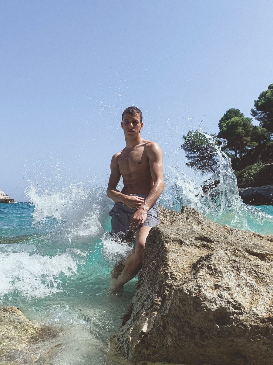 larraya_99's tweet photo. Solo me falta el tridente 🧜🏼
https://t.co/VDsiISs3Lq https://t.co/gP9vgvCrwH