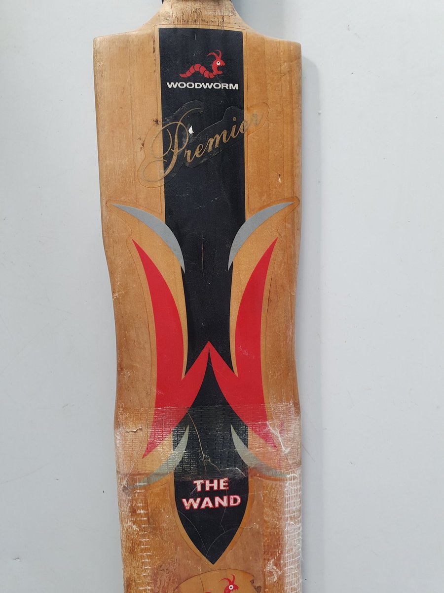 #vintageshowandsell 'The Wand' by Woodworm-- cricket bat @EverRotating @Kittysvinvault @bornatotter @JFleurVintage @sport_fan_stuff @Cricket_Fusion @BladesOf_Glory @cricketmemUK @msrcricketbats @WisdenCricket @SportsEquality