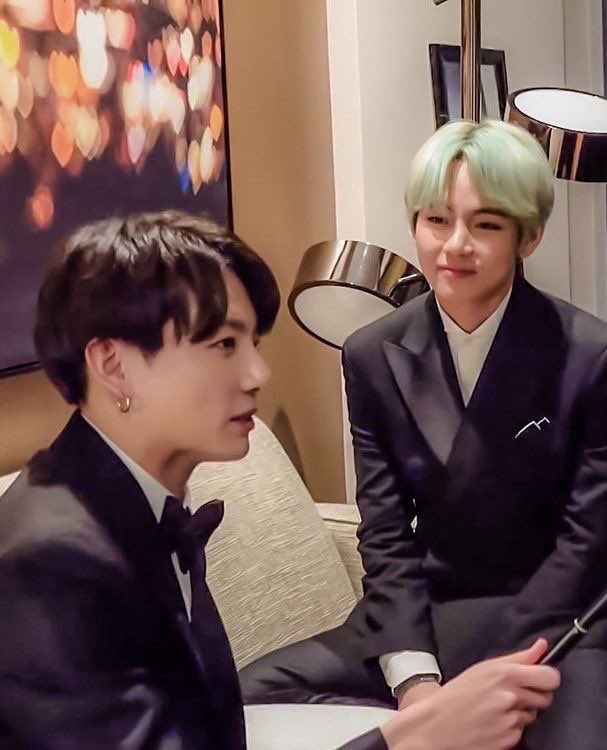 the way he looks at him guys,,,, can we discuss this please like um 