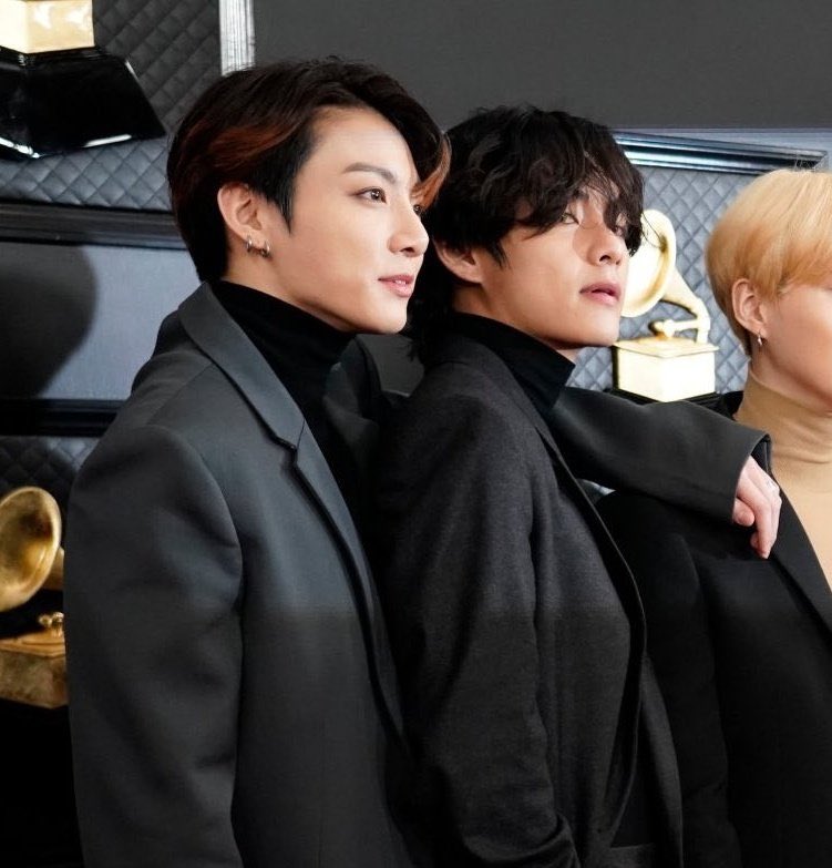 we love rival ceos who are always bickering about each other to the press but have actually been married for over a decade!!! yes!!!