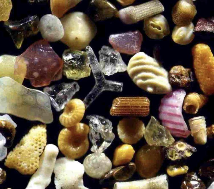 nimer968's tweet image. Sand magnified 300x