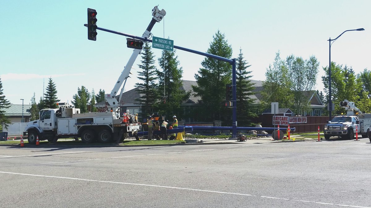 digsafeyeg's tweet photo. Intersections are a place that #facilities of all types,are #located.
#locatefirst #ClickBeforeYouDig #safetyfirst #AlbertaOneCall #abcga #ccga #EAPUOC https://t.co/4CNQasCnVH