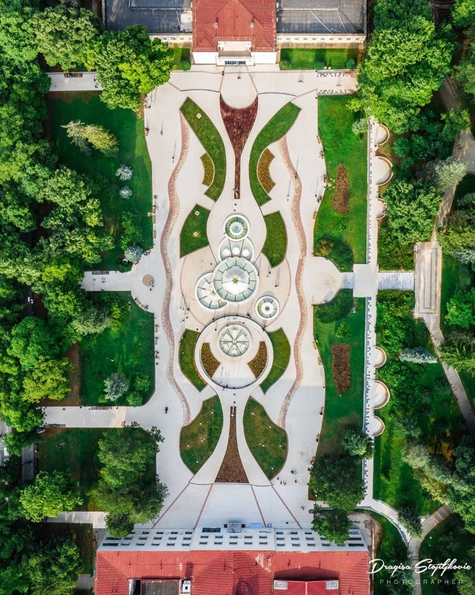 Niška banja, topla voda, za Nišlije živa zgoda. A rekao bih i za ostale. #srbija🇷🇸
. 
wheretoserbia.com/okolina-nisa/n…
. 
#wheretoserbia #nis #niš #niskabanja #niškabanja #gradnis #droneoftheday #ig_serbia #citycentre