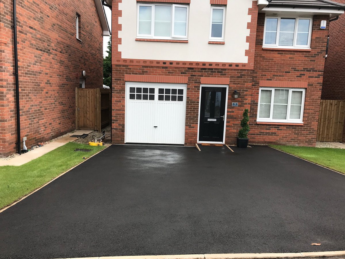 ClearlyBetter_'s tweet photo. Look at these before and after pictures from a house we done In Prescot 😁🧼

The first photo is what it looked like when we arrived and the second photo is what it looked like when we was leaving 👍🚿🧼

Get in contact for a FREE quote from @ClearlyBetter_ https://t.co/ly1ZzEJLTe