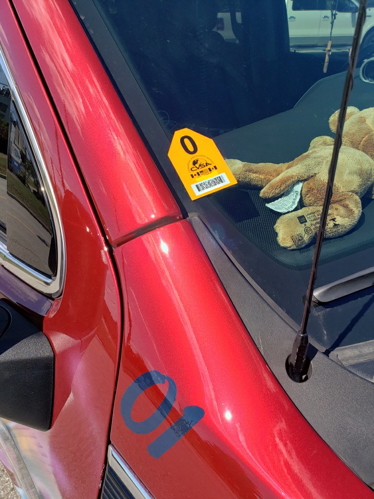 Day and night #TPSCMV officers ensure that commercial motor vehicles are being operated within their limits and hold those accountable who are not. They are doing their part in keeping #Toronto roads safe. #RoadSafety ^gm <a href="/TPScott_baptist/">Scott Baptist</a> <a href="/TDotCop/">Jason Kraft</a> <a href="/YourTrafficCop/">Giancarlo Marrelli</a>