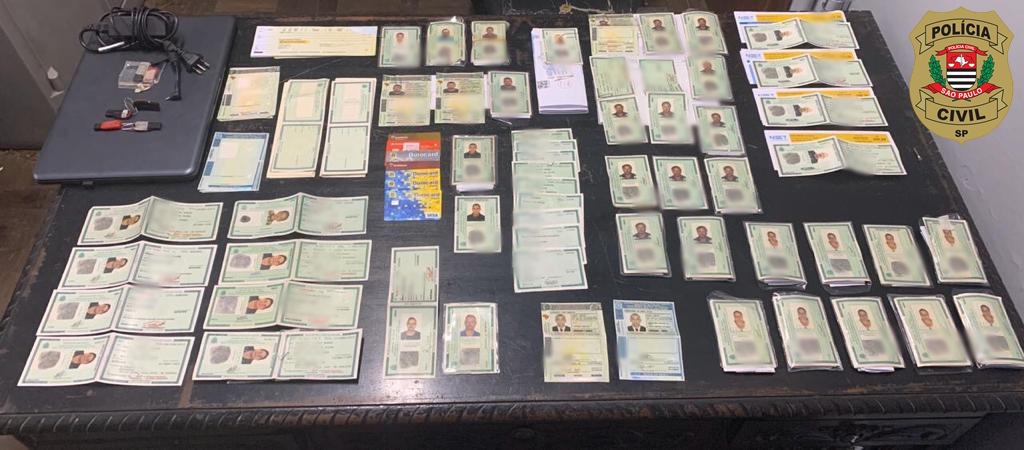 Policia_Civil's tweet image. Polícia Civil estoura fábrica de documentos falsos na zona leste da Capital

is.gd/3lPAxb

#PSCP #PoliciaCivilSP #dhpp