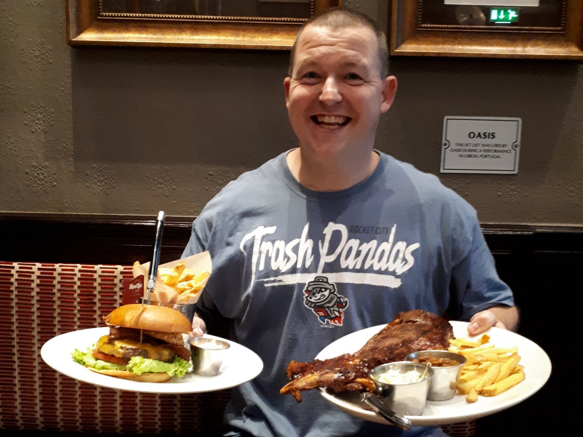 bemusedbackpack's tweet photo. #ad Missing those amazing ribs and burgers at .@HardRockCafeMCR! Amazing food, solid infection control and a great night out! It's time to get back out and #SupportLocalBusinesses #LegendsOnly #HardRockPartner https://t.co/YchSET3AC6