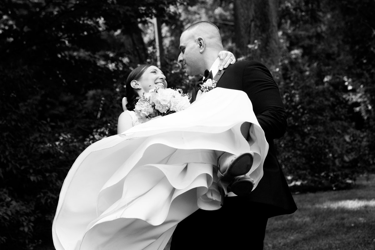 MilestoneAngie's tweet photo. #LoveInTheTimeOfCoronaShot the sweetest intimate wedding yesterday! https://t.co/HzmQdcMM7D https://t.co/h3skV411Et
