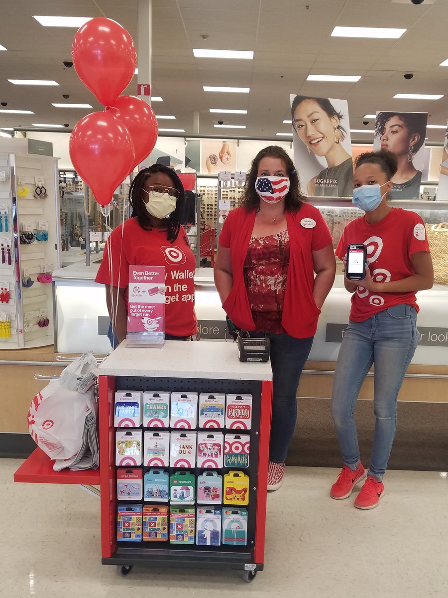 I have literally been waiting for this day all summer! Taking the Guest's  to the next level by prioritizing a no-wait experience. #JOY #RunAndDone @Lyssmarie_09 <a href="/fav_barista/">Kay 🌶</a> @TiffMisk <a href="/maureenreikofsk/">Maureen Grogan-Reikofski</a> <a href="/Target/">Target</a>