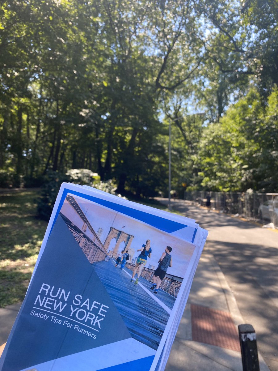 NYPD102Pct's tweet image. Earlier today our Neighborhood Coordination Officers gave out flyers and educated the public on running saftey tips in Forest Park. #crimeprevention