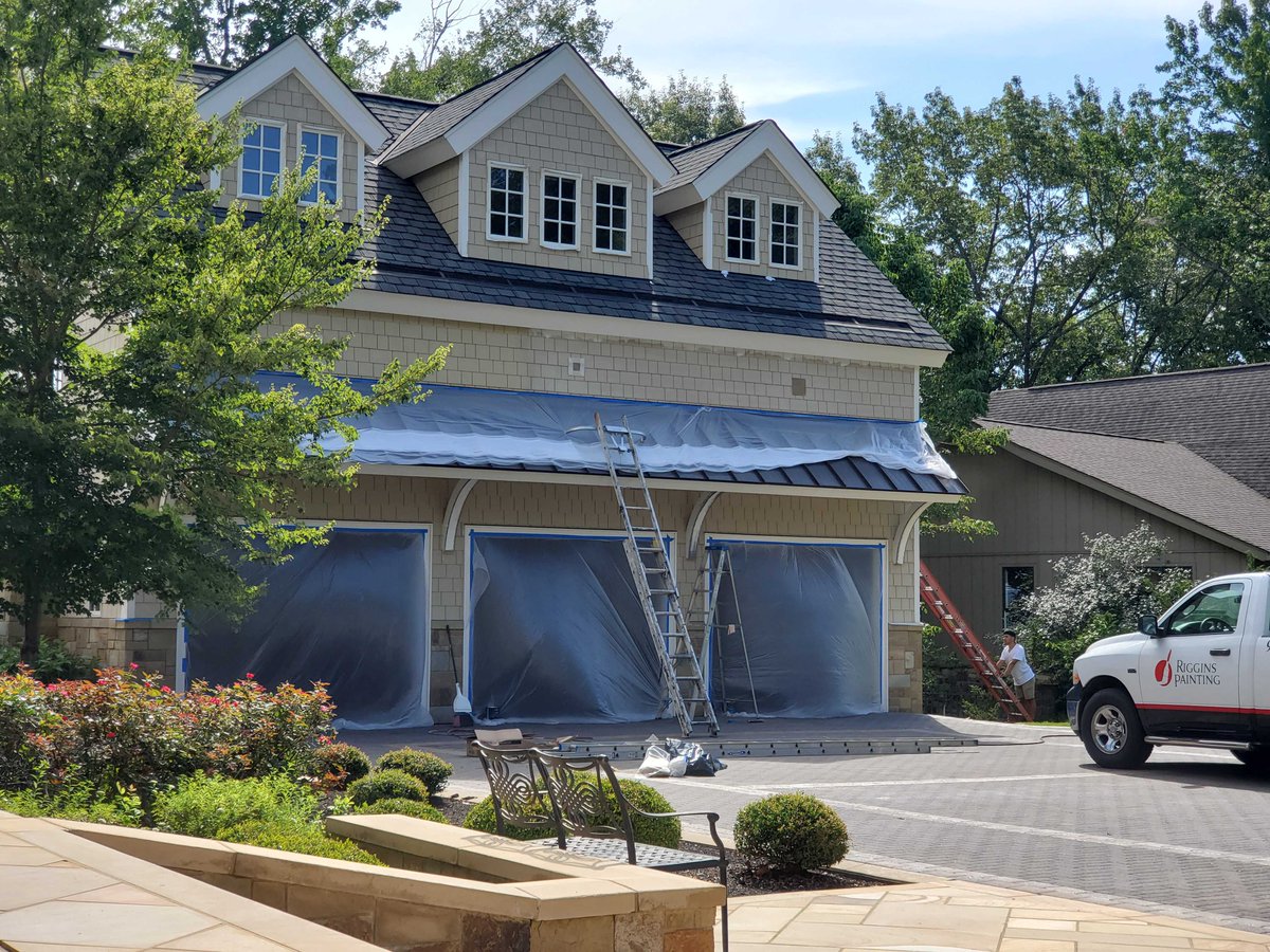 RigginsPainting's tweet image. You care and we care!  We'll take good care of the things you care about!  Call us to day for a free estimate! (901)444-0944.

#Exteriorpainting #Lettheprofessionalsdoit