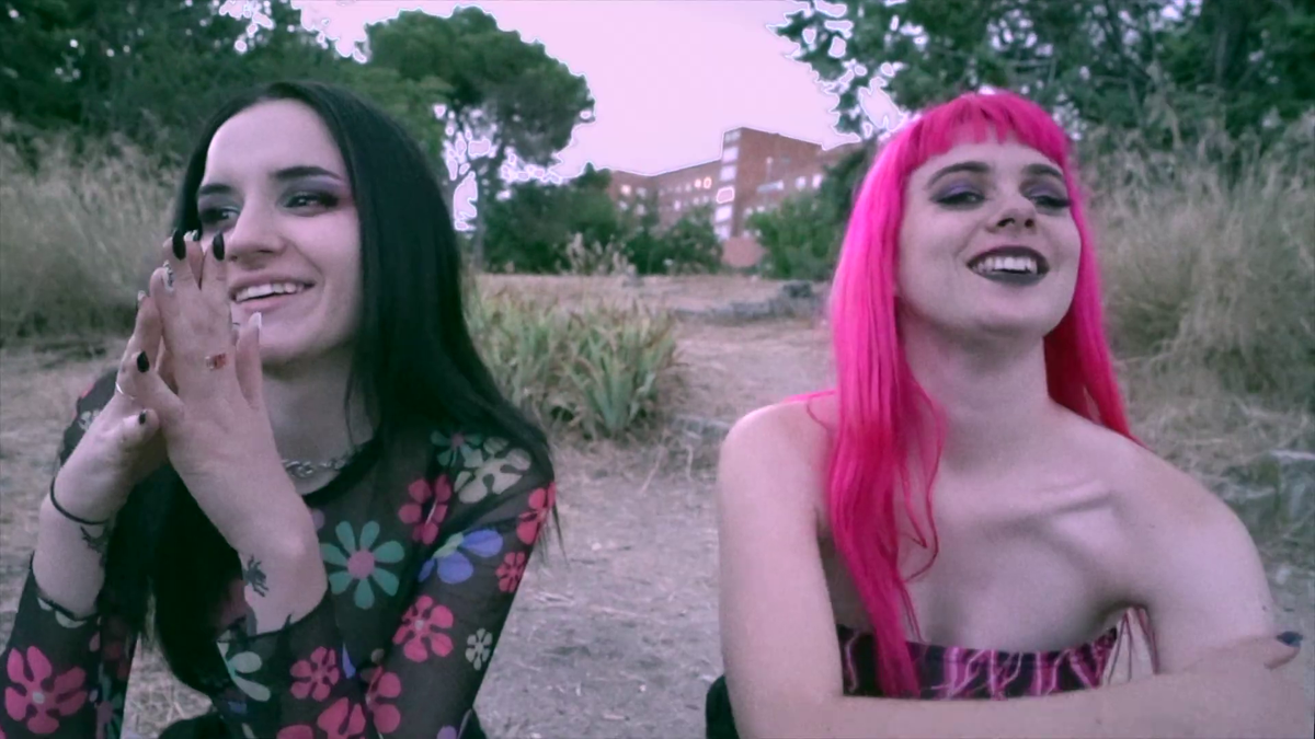 IDGodYaoi's tweet photo. Look at their happy faces. @itsRizha @GIRLImusic #LIVETHEWEEKEND https://t.co/kRXx5TYwbV