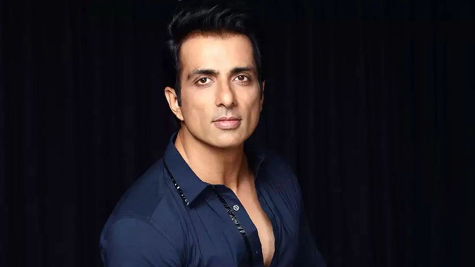 VidadalaRajini's tweet photo. Wishing a Very Happy Birthday to the versatile actor @SonuSood Ji who has won the hearts of millions by his act of giving &amp; helping the needy in the time of #COVID19Pandemic. 
May god bless you with good health &amp; happiness. 🎂
#HappyBirthdaySonuSood 
#SonuSood 
#SonuSoodBirthday https://t.co/PysZWd8pY0