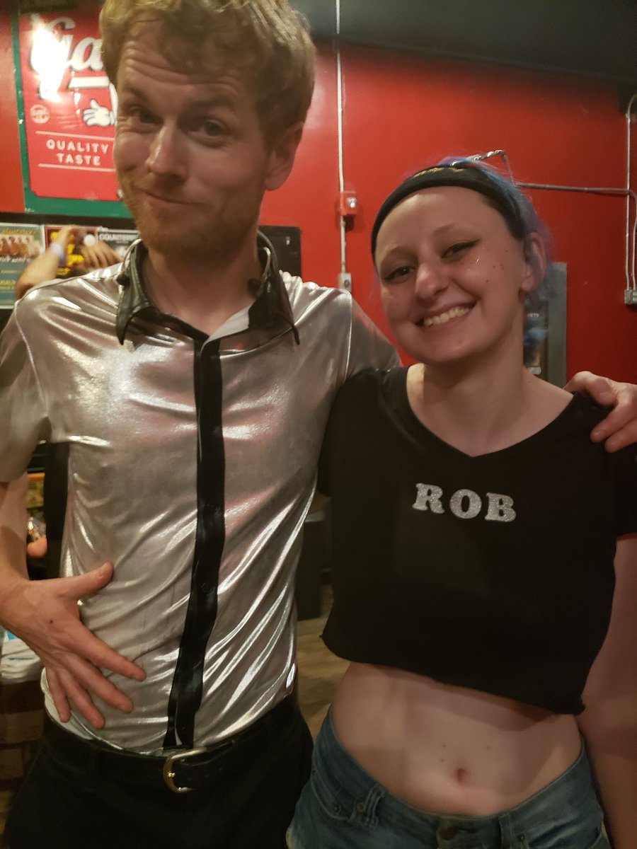 donovanzhua's tweet photo. Remember going to see @planetbooty and the Ylan shirt 😭❤ miss yall @jceastb @DCGermick @robgwin (also the lovely merch goddess @skyeflyer26 ) https://t.co/1FkOAqgHfV